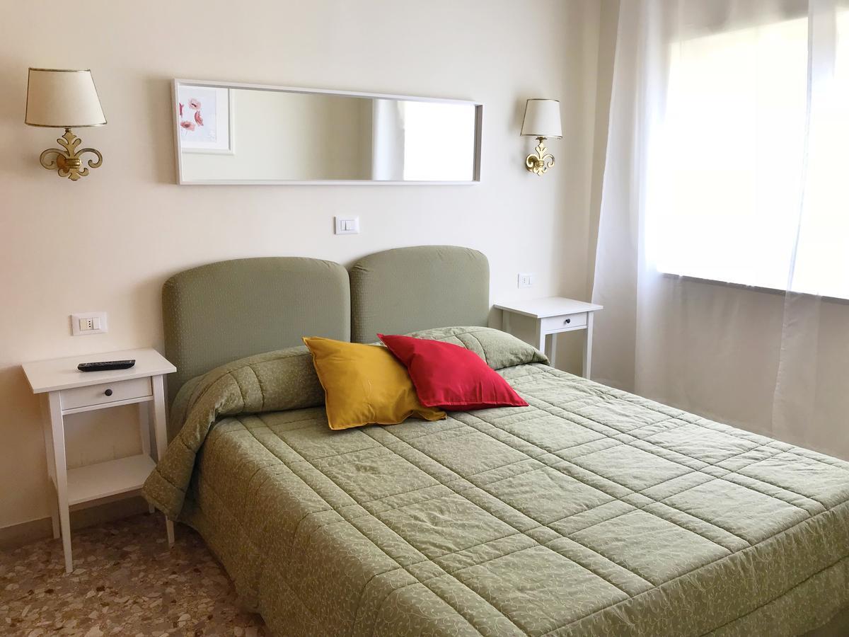 Villa Del Sole Terracina Luaran gambar