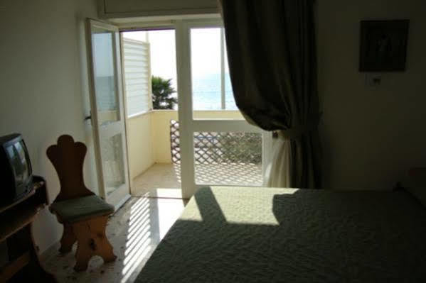 Villa Del Sole Terracina Luaran gambar